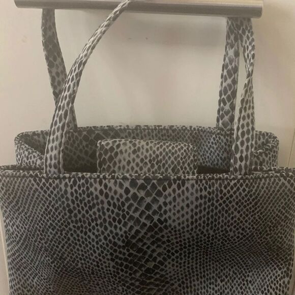 GUESS Snakeskin Fabric Clutch Handbag Purse  Shoulder Strap Bag - Picture 4 of 4